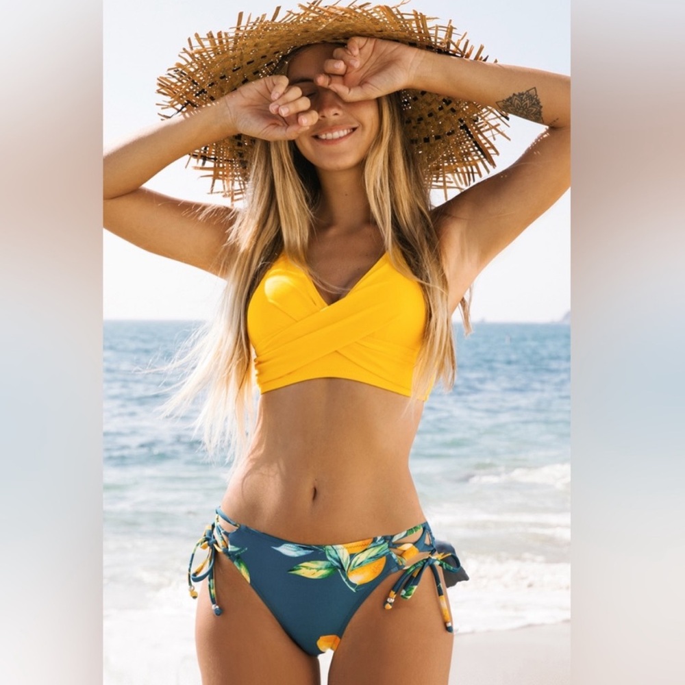 CUPSHE Yellow floral print bikini set